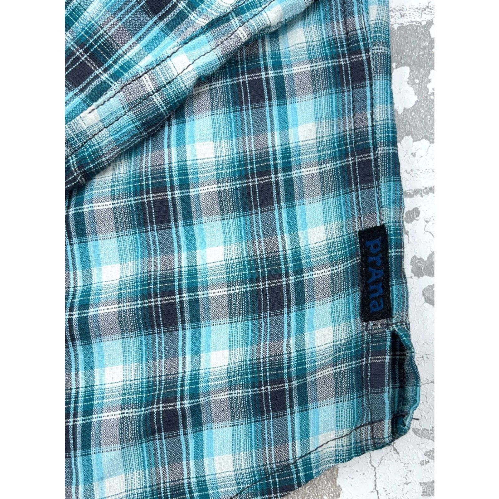 Prana prAna Shirt Men Large Blue Teal Plaid Button-Up Nylon Performance Hiking Camp Regular Fit Long Sleeve Casual Shirt Size US M / EU 48-50 / 2 - 4 Thumbnail