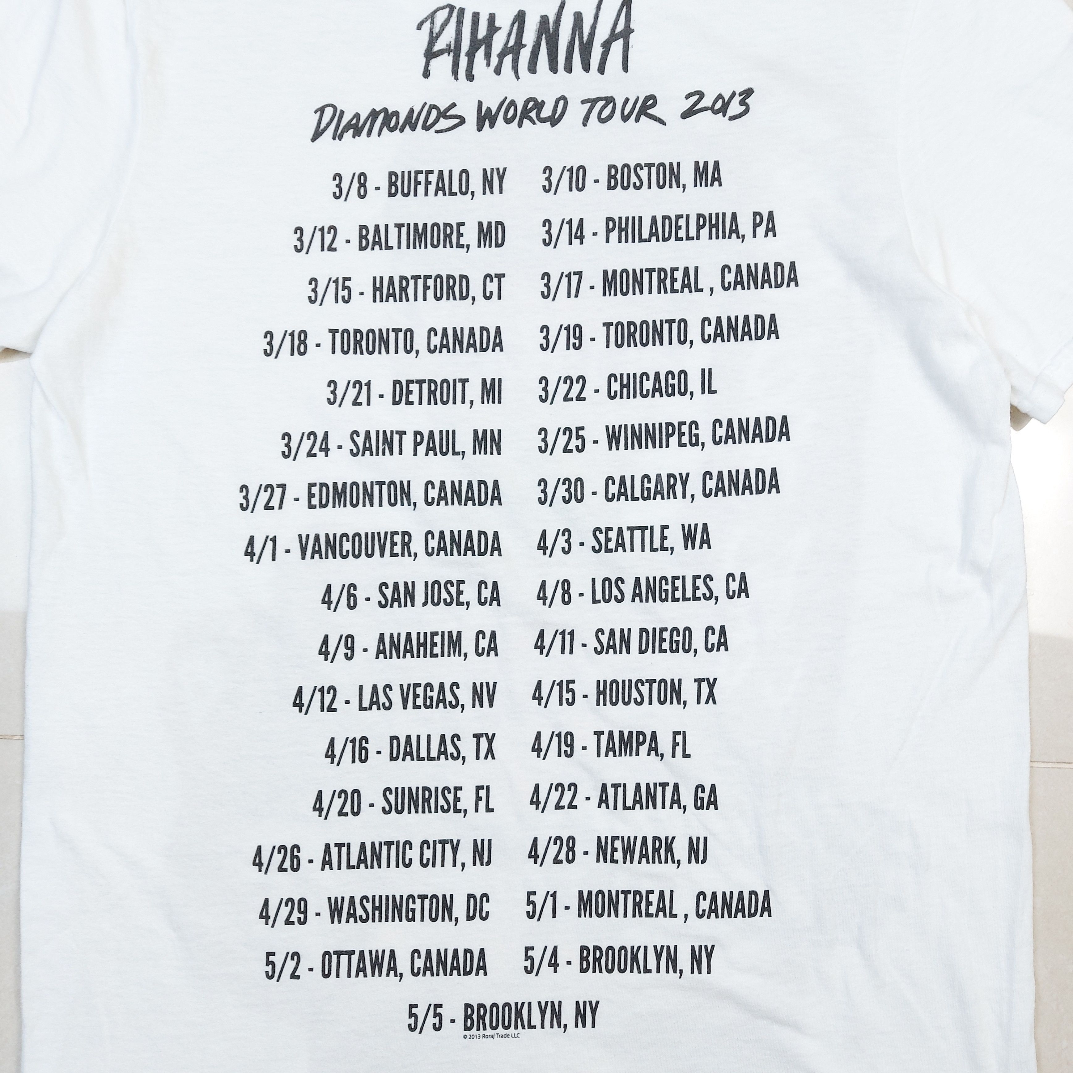 Band Tees Authentic 2013 Rihanna Diamonds World Tour Double-Sided TEE Size US S / EU 44-46 / 1 - 10 Thumbnail