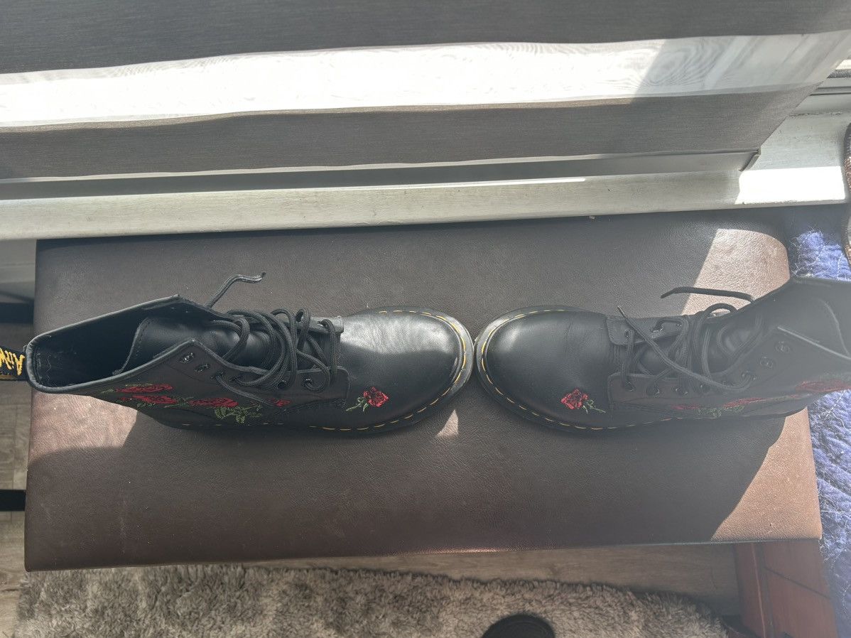 Dr. Martens Dr. Martins 1460 Vonda Roses Size US 10 / IT 40 - 3 Thumbnail