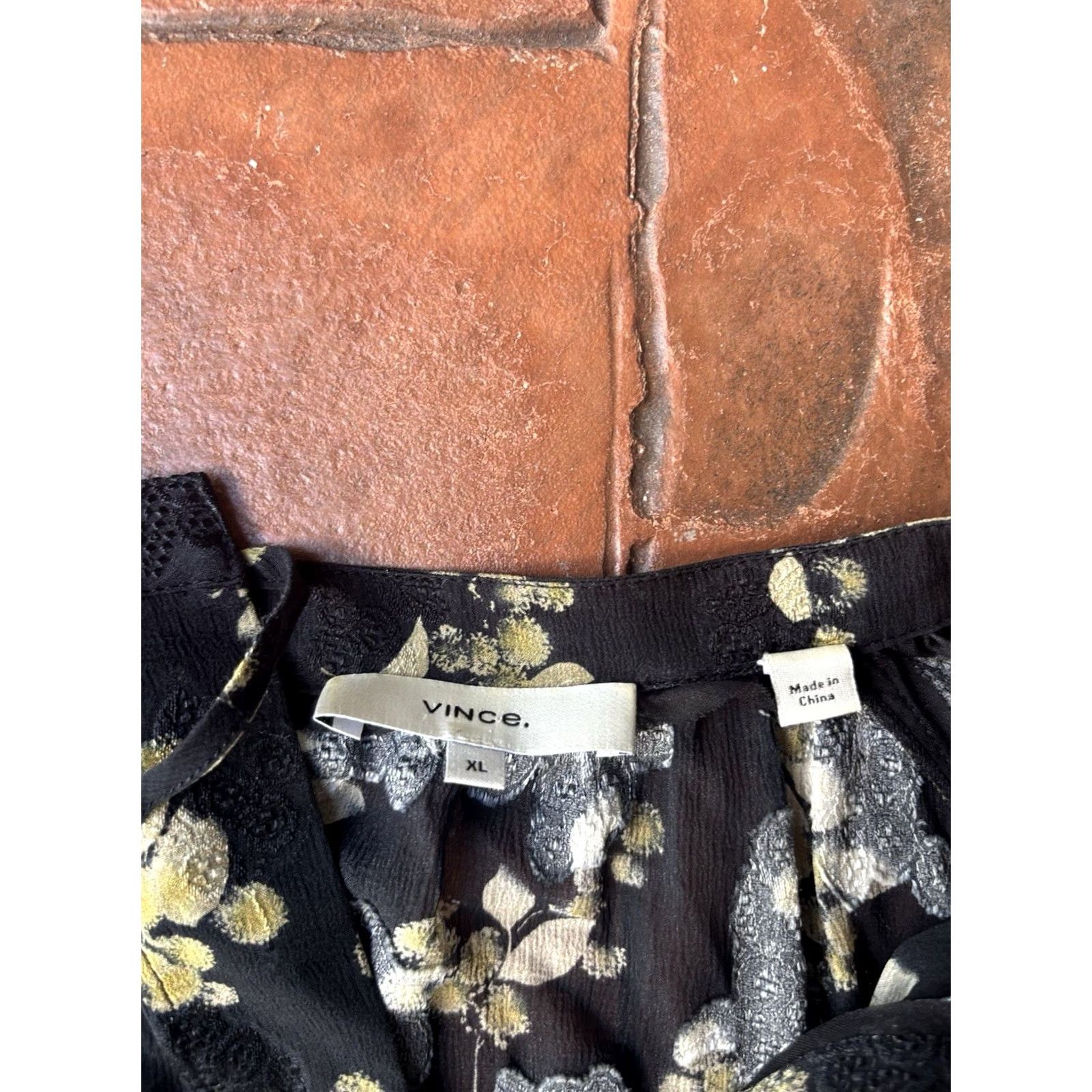 Vince Vince Blouse Woman XL Multicolor Silk Floral Dandelion Poet Popover V-Neck Tie Button Long Sleeve Size XL / US 12-14 / IT 48-50 - 2 Thumbnail