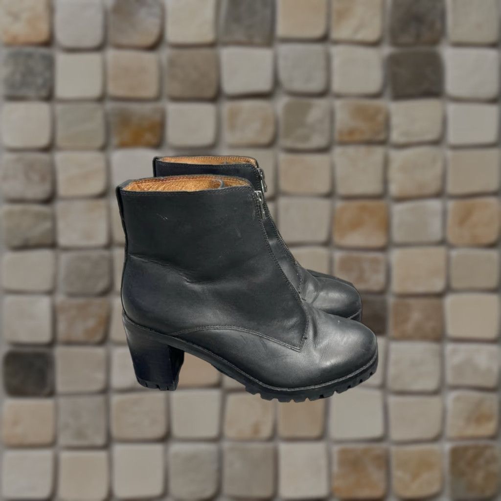 Madewell Madewell The Alyce Boot Women Size 10 Black Leather Zip Front Lugsole Block Heel Size US 10 / IT 40 - 1 Thumbnail