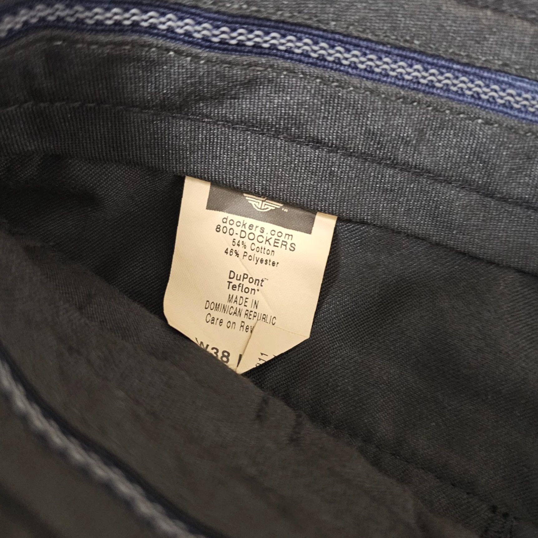 Dockers Dockers GoKhaki Pants Mens 38x32 Gray Pleated Cuffed Stain Defender Classic Fit Size US 38 / EU 54 - 4 Thumbnail