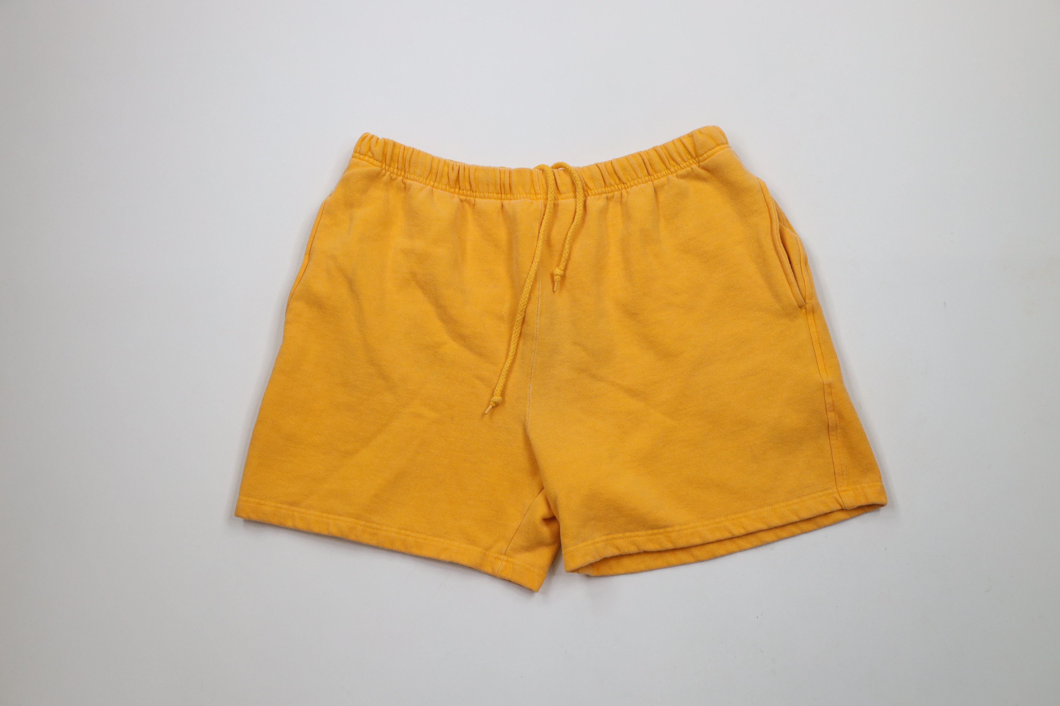 Vintage Vintage 90s Streetwear Above Knee Sweatpants Shorts USA Size US 34 / EU 50 - 1 Thumbnail