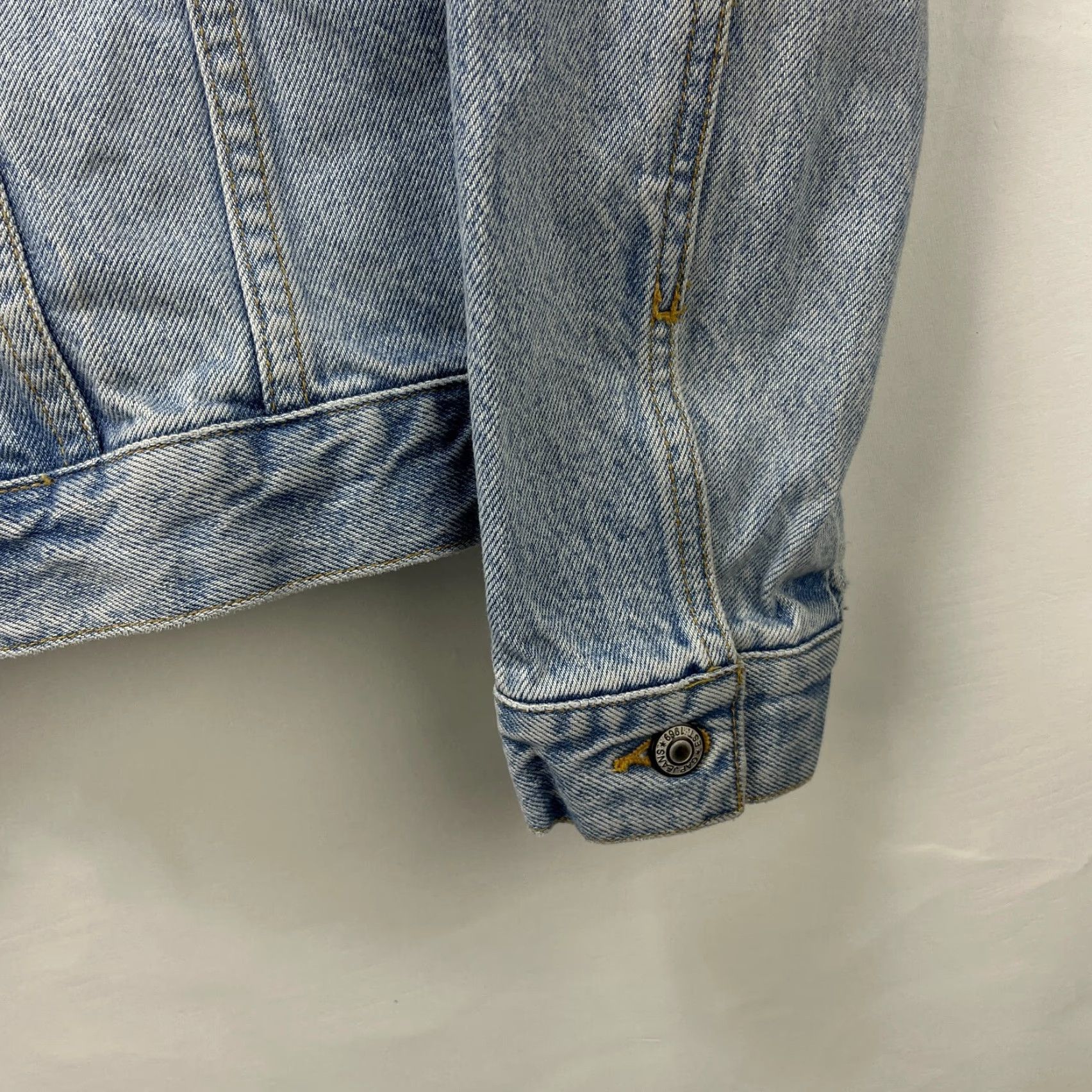 Gap VINTAGE Gap Denim Jacket Light Wash Womens S Blue Denim Jacket Retro Y2K Womens Jacket Size S / US 4 / IT 40 - 4 Thumbnail