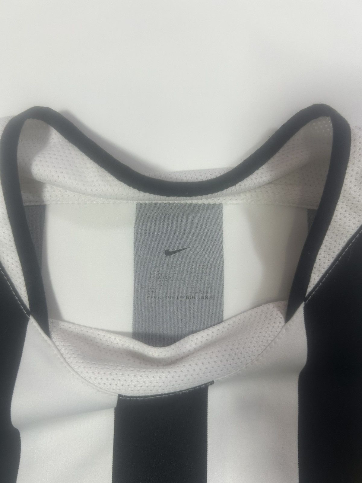 Nike VINTAGE 2003 / 2004 NIKE JUVENTUS FOOTBALL SHIRT LARGE / XL Size US L / EU 52-54 / 3 - 2 Thumbnail