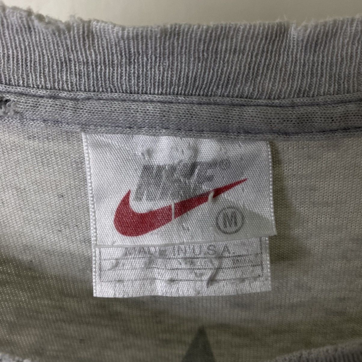 Nike 1990s Nike US National Team Distressed T Shirt Size US L / EU 52-54 / 3 - 6 Thumbnail