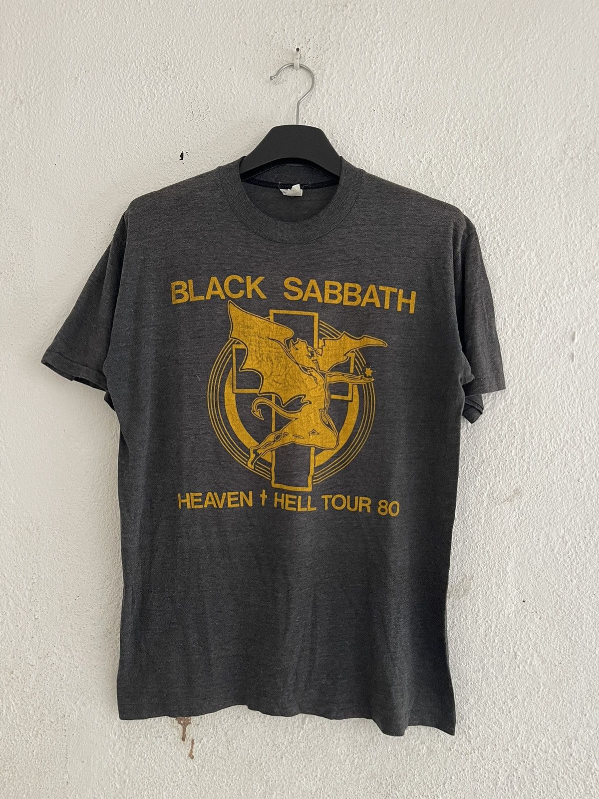 Band Tees Vintage 1980 Black Sabbath Heaven Hell Tour 80 T Shirt Size US L / EU 52-54 / 3 - 1 Thumbnail