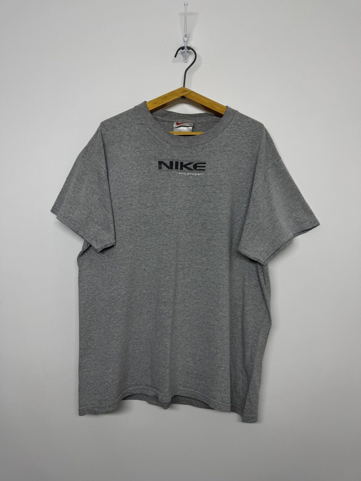Nike Vintage Y2k Nike Logo Swoosh T-shirt Size M / US 6-8 / IT 42-44 - 1 Thumbnail