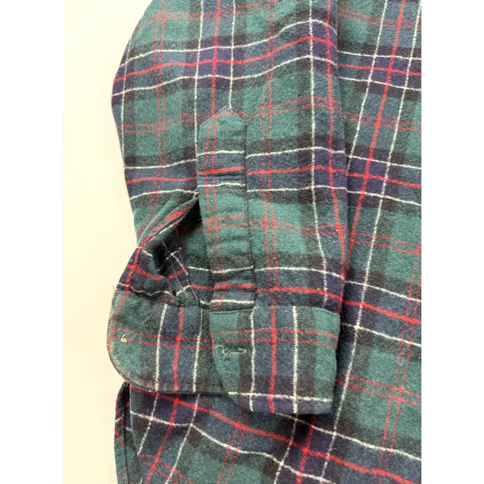 Pendleton VINTAGE Pendleton Shirt Mens Large Green Wool Plaid Quilted Shirt Jac USA 90s Mens Large Green Wool Plaid Quilted Shirt Jacket USA 90s Size US L / EU 52-54 / 3 - 5 Thumbnail