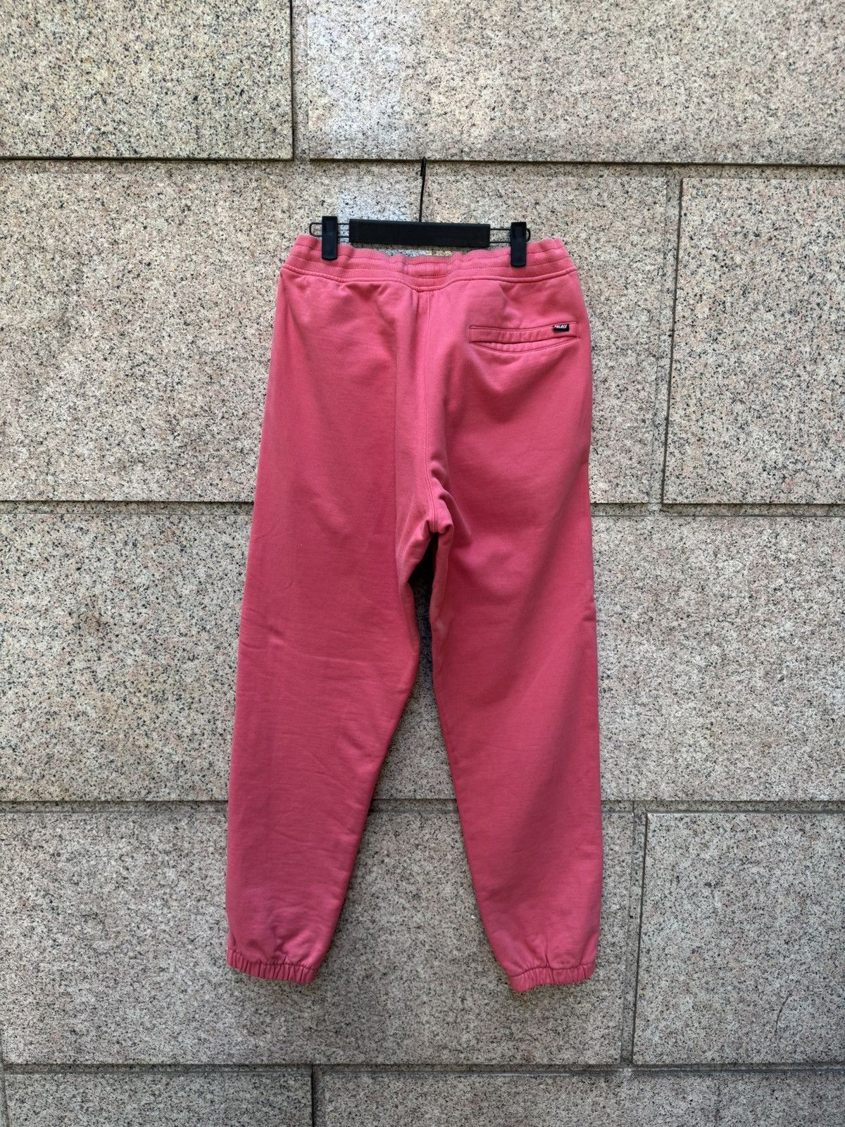 Palace Palace jogger basically pink xl Size US 40 / EU 56 - 6 Thumbnail