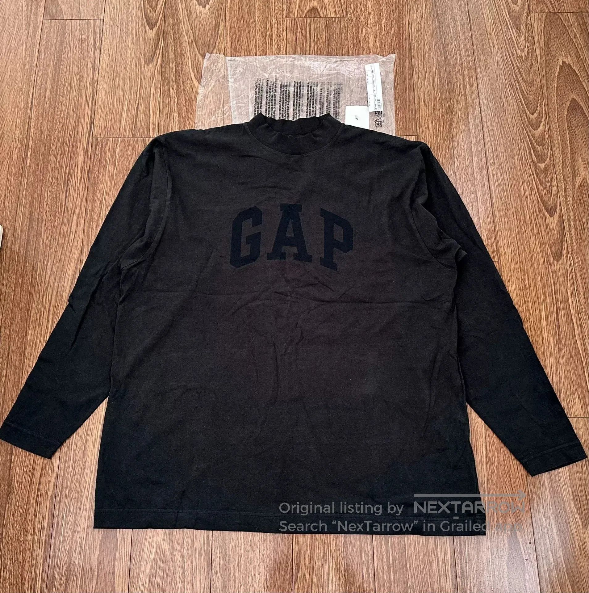 Yeezy YEEZY x Gap Letter Logo Crewneck Long Sleeve T. Size US M / EU 48-50 / 2 - 1 Thumbnail
