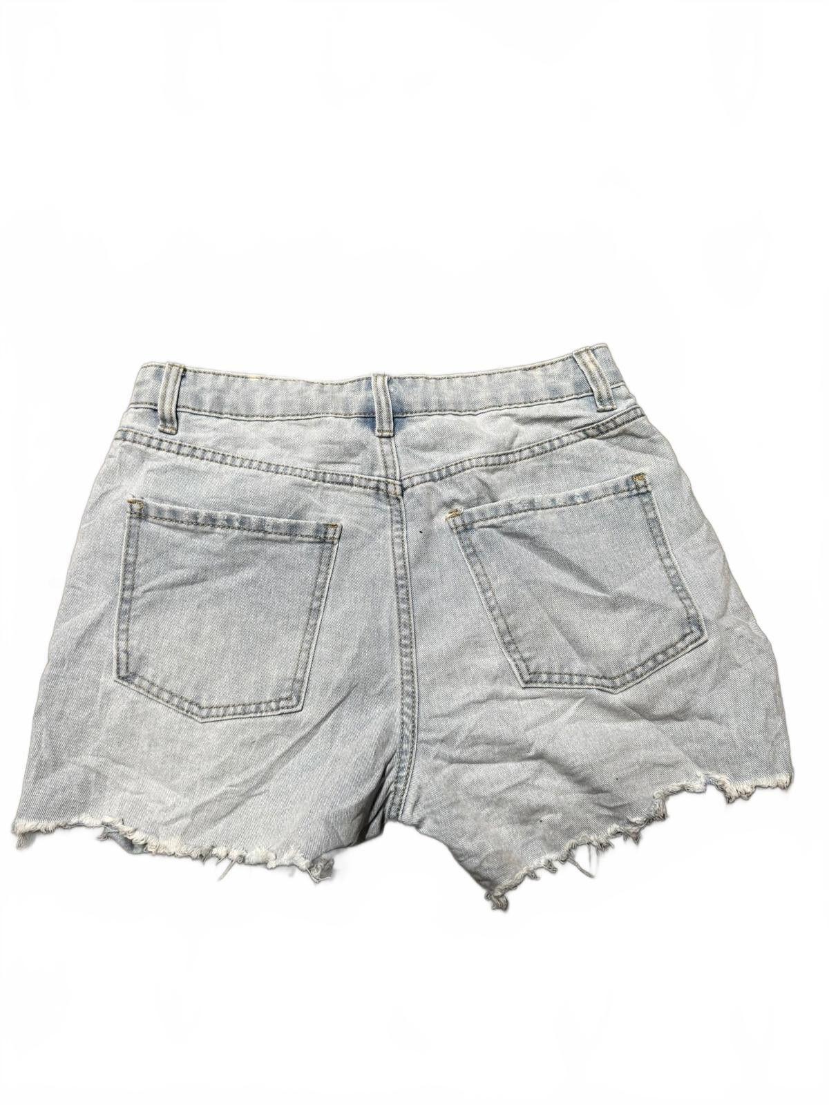 Designer Distressed Light Wash Denim Shorts - No Boundaries Size 27" / US 4 / IT 40 - 4 Thumbnail