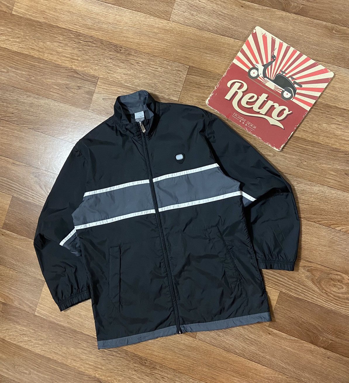 Nike × Vintage Vintage Nike Embroidered Logo Nylon Jacket Size US L / EU 52-54 / 3 - 2 Thumbnail