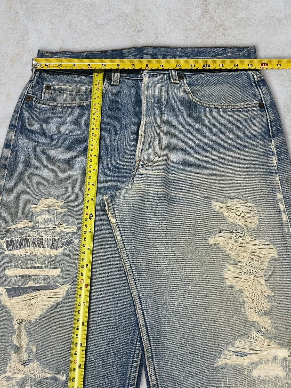 Levi's Vintage Clothing Vintage Levi’s 501 Distressed Washed ButtonFly Straight Jean Size US 31 - 21 Thumbnail