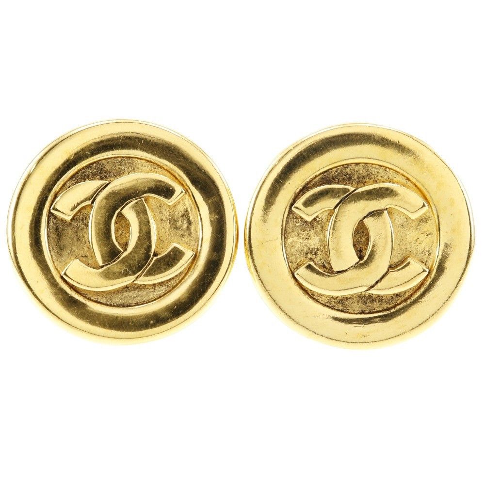 Chanel Chanel Vintage Round CC Clip-On Earrings Metal Size ONE SIZE - 1 Thumbnail