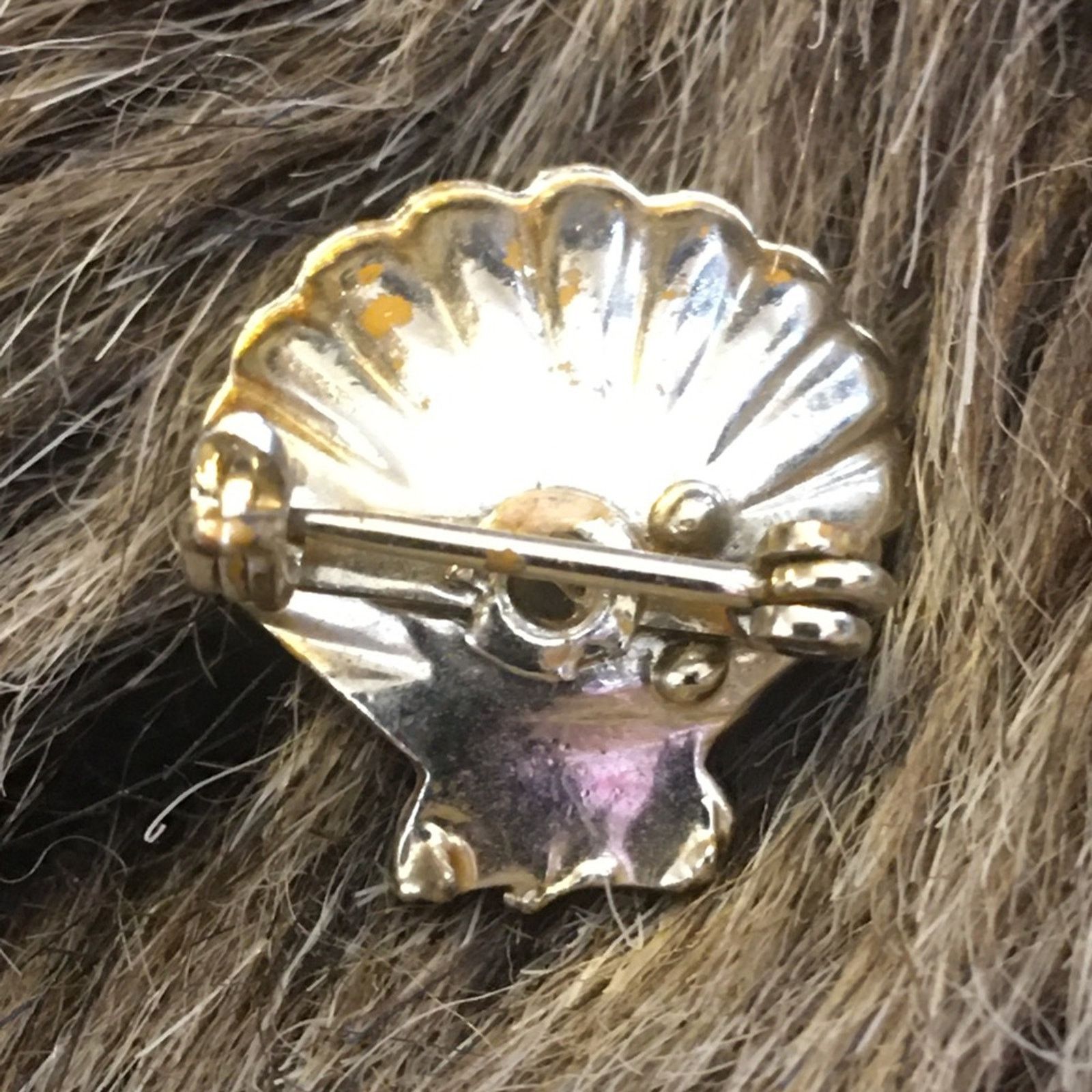 Vintage Vintage mini clam shell with pearl accent brooch Size ONE SIZE - 2 Thumbnail