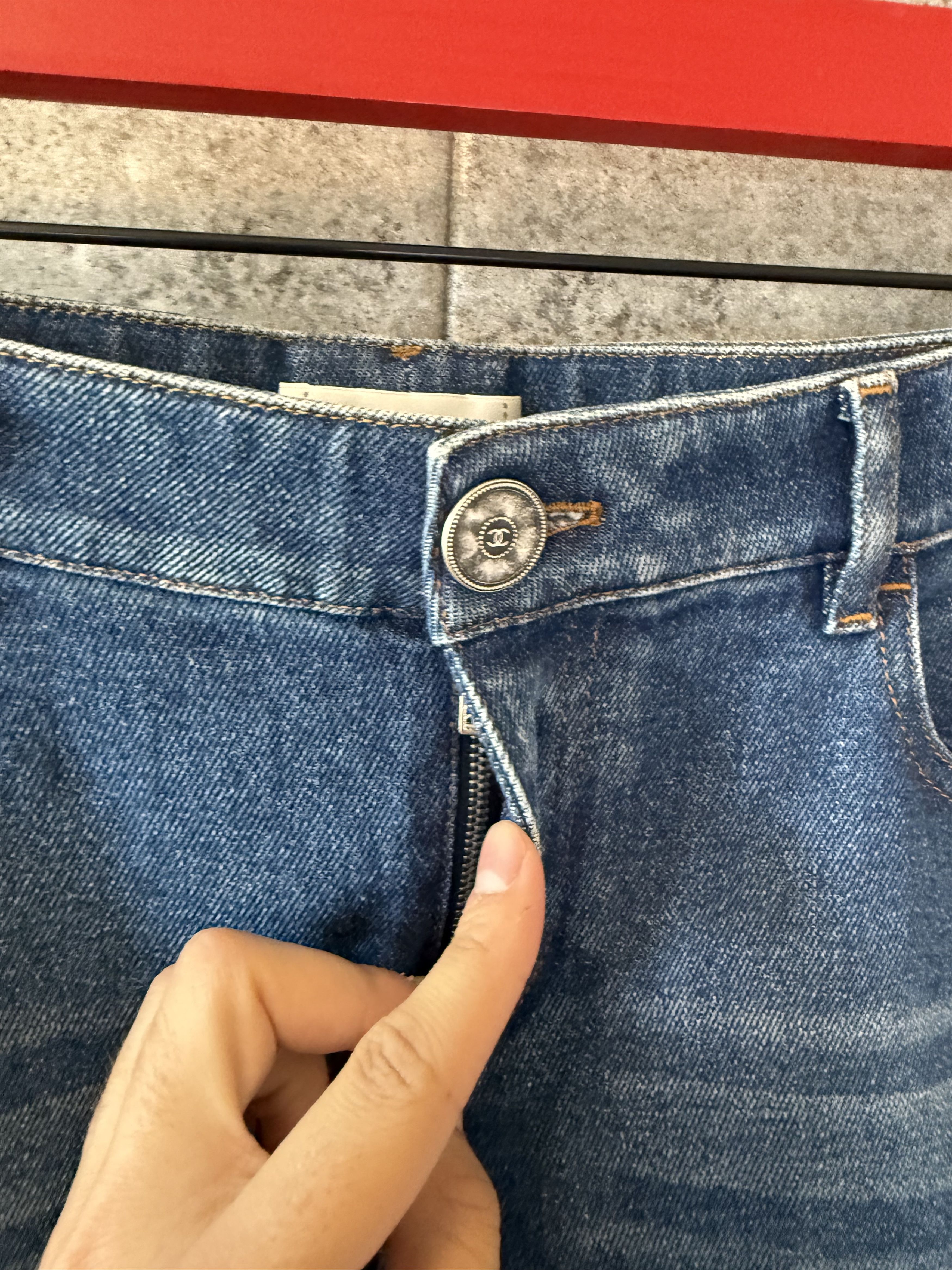 Chanel Chanel skinny embroidered double C denim Size US 31 - 6 Thumbnail