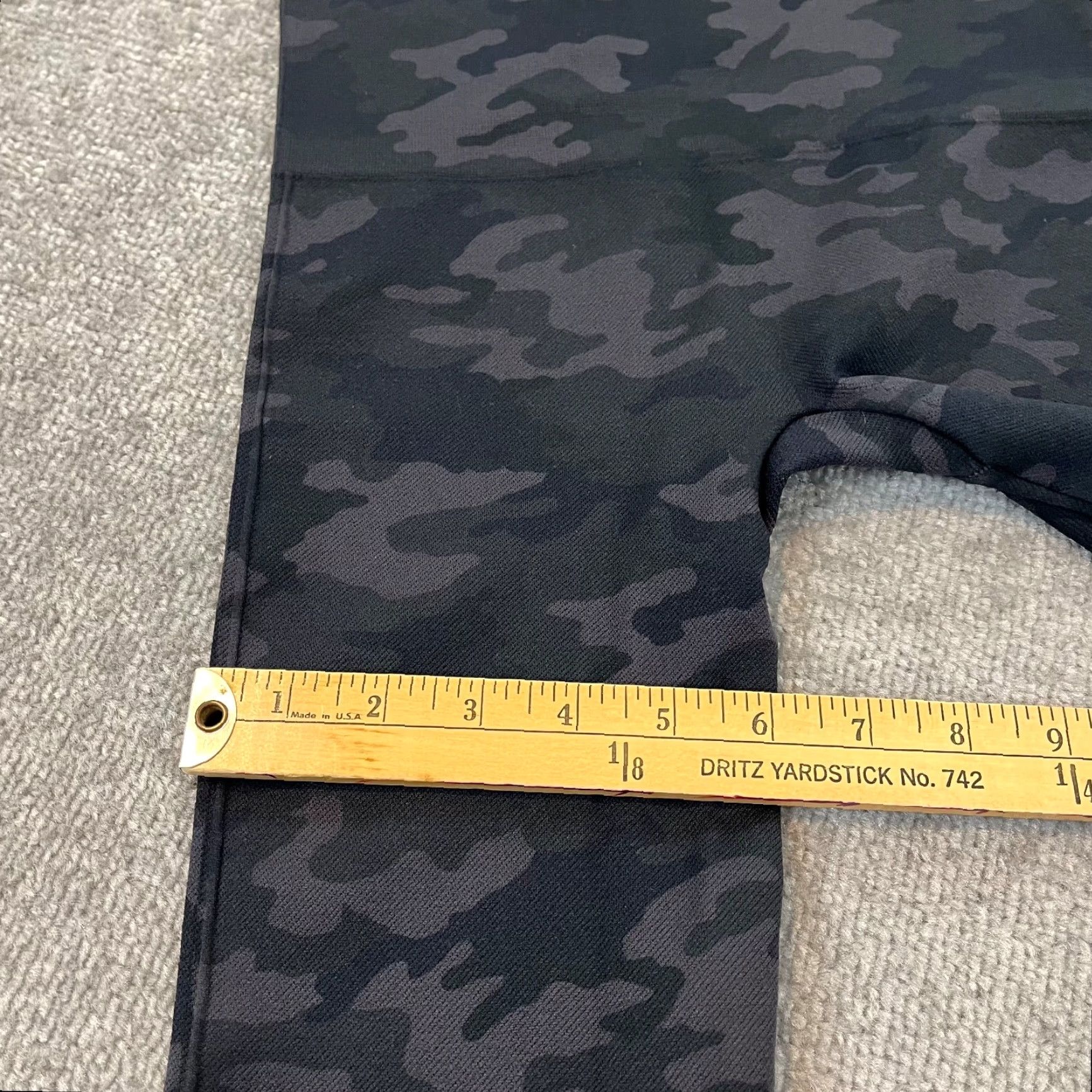 Spanx Spanx Leggings Womens Medium 24" Gray Green Camouflage Capri Gym Compression Size 32" / US 10 / IT 46 - 7 Thumbnail