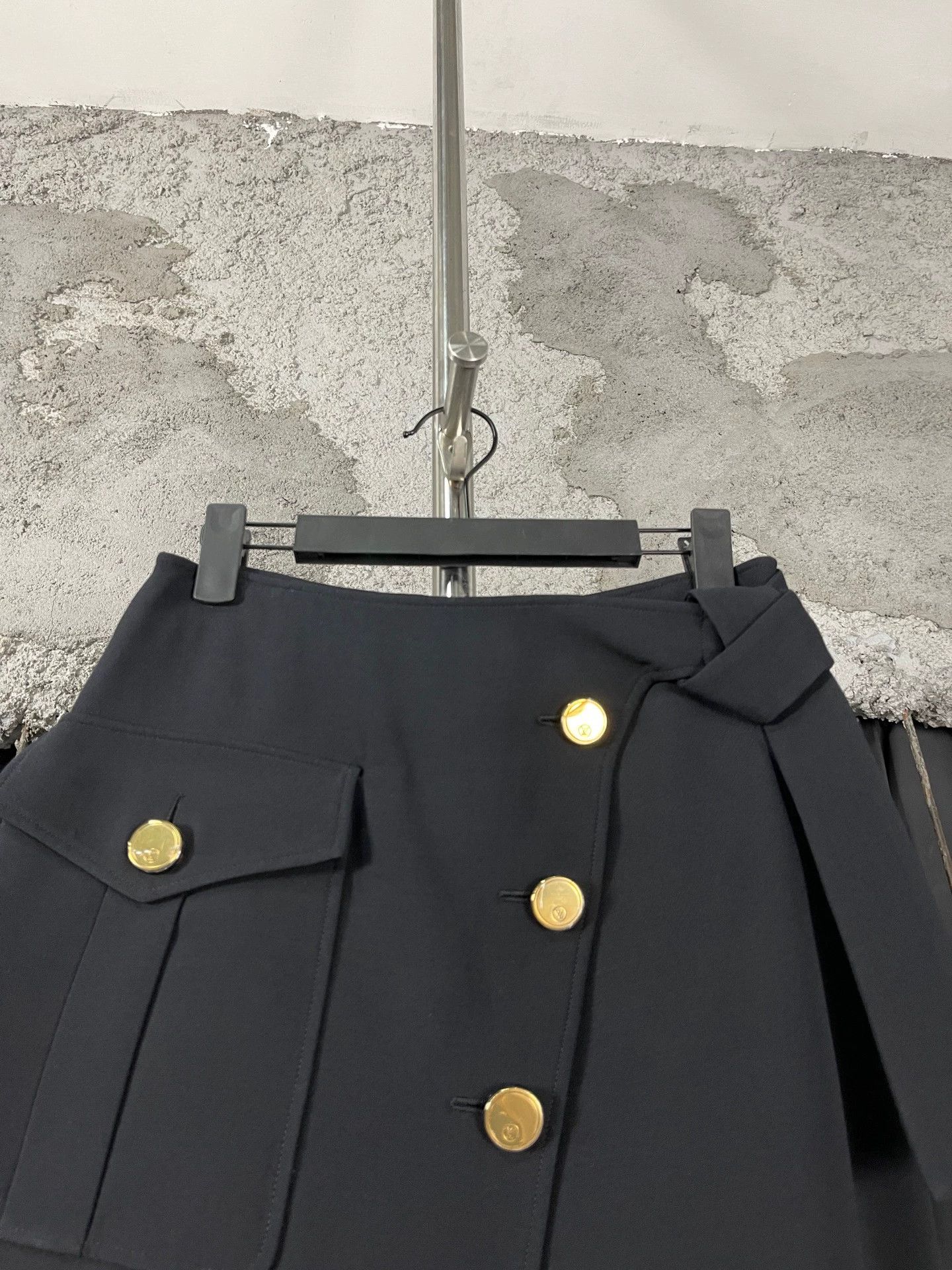 Louis Vuitton Louis Vuitton Women's Skirt 34 New Size 25" / US 0 / IT 36 - 3 Thumbnail