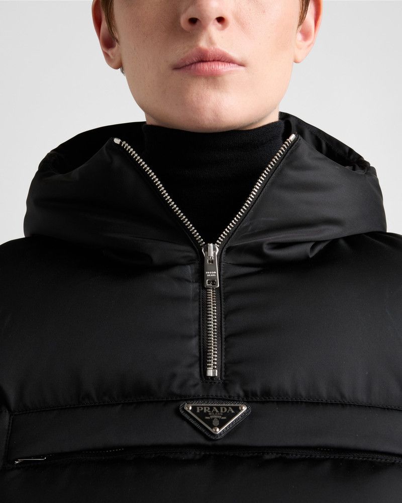 Prada o1B3y1r0426 Re-Nylon Cropped Down Jacket in Black Size XS / US 0-2 / IT 36-38 - 3 Thumbnail