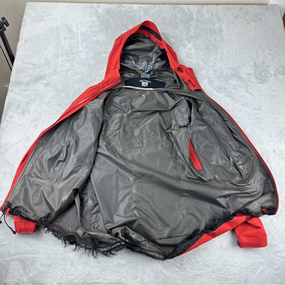 Arc'teryx Arc'teryx Vintage Women's Size Large Red Gore-Tex Shell Jac Size L / US 10 / IT 46 - 3 Thumbnail