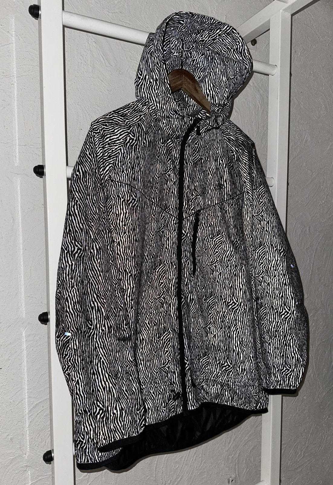Nike Nike Women’s Full Reflective Windbreaker Jacket Size XL Size XL / US 12-14 / IT 48-50 - 6 Thumbnail