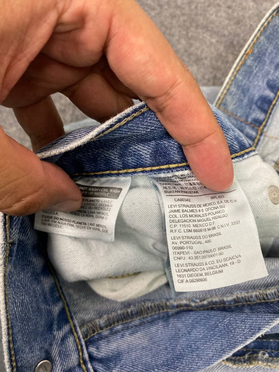 Levi's levis 505 relaxed fit distressed denim nice design Size US 39 - 14 Thumbnail