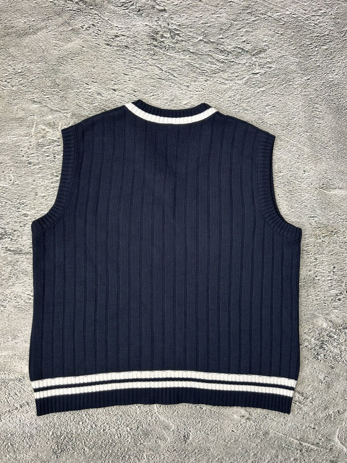 Lacoste Lacoste vintage navy sweater vest small logo Size US L / EU 52-54 / 3 - 6 Thumbnail