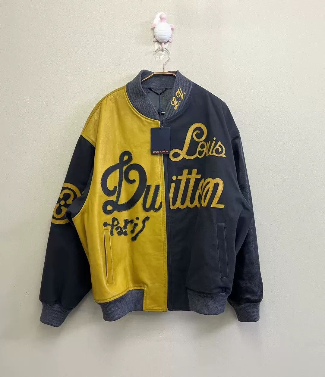 Louis Vuitton Louis Vuitton Black Yellow Leather Baseball Jacket Size US L / EU 52-54 / 3 - 1 Thumbnail