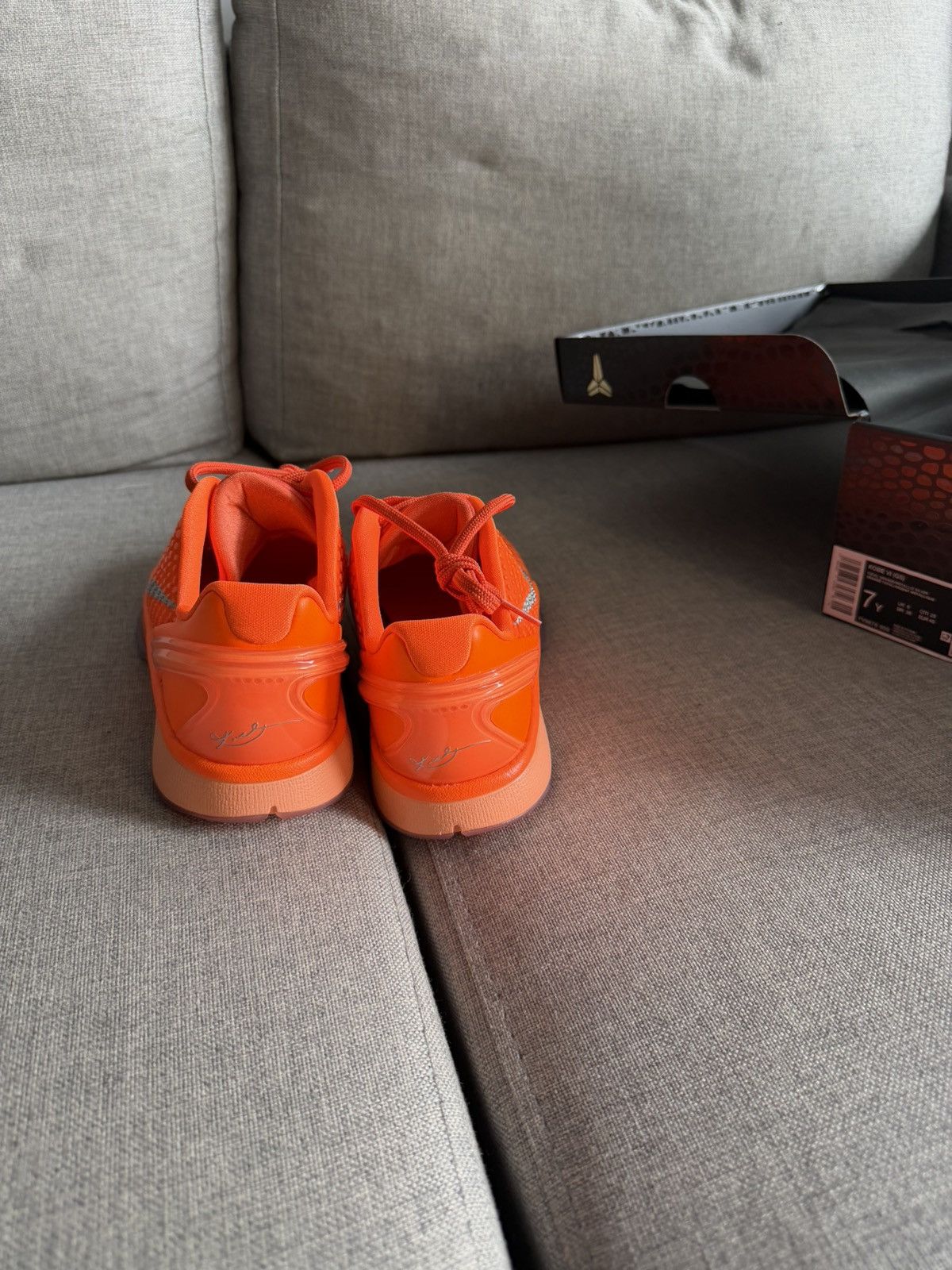 Nike Kobe VI GS Total orange Size US 7 / EU 40 - 4 Thumbnail