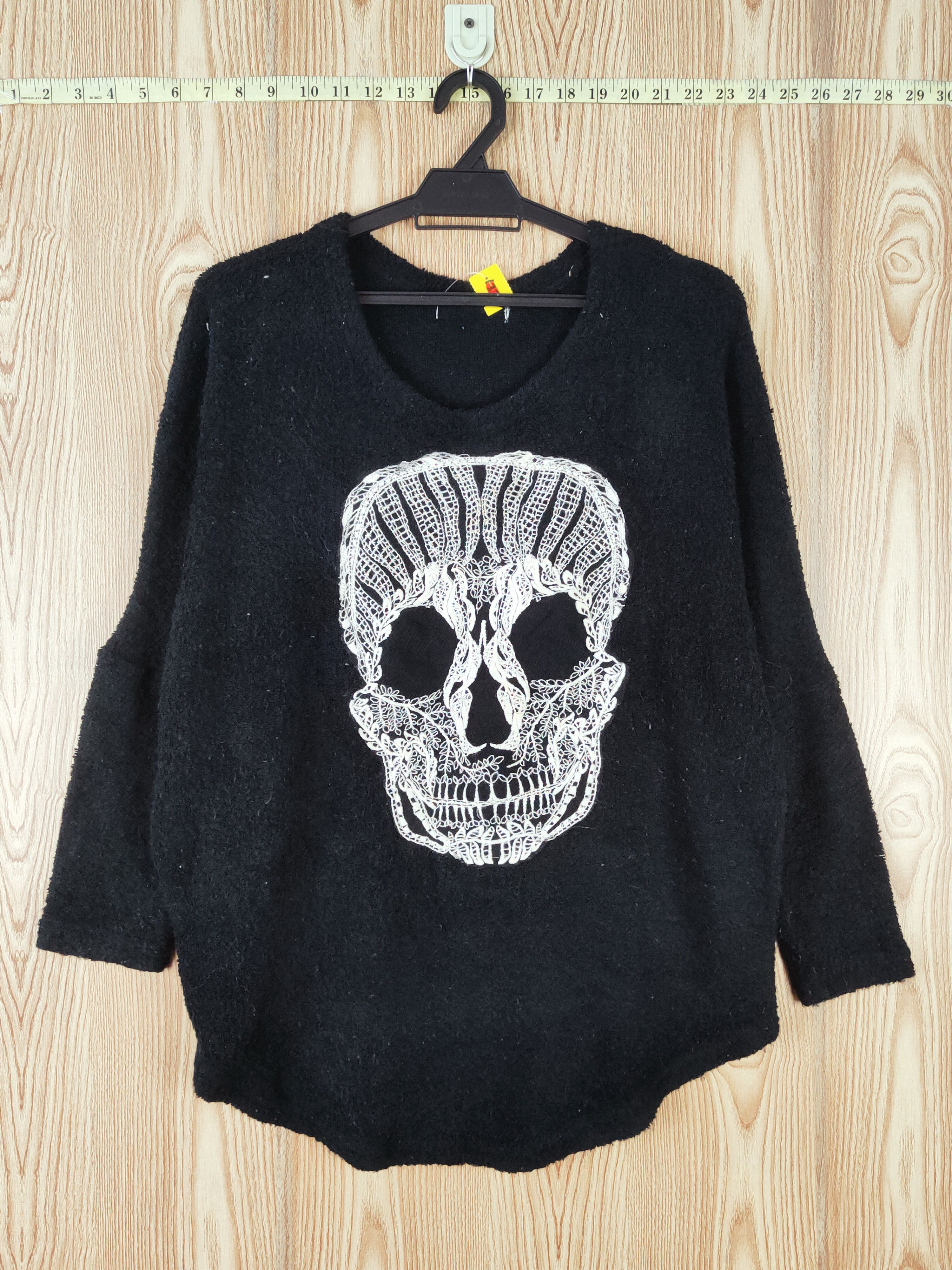 Japanese Brand Japan vintage Black Skull Knitwear Sweatshirts #W668 Size L / US 10 / IT 46 - 1 Thumbnail