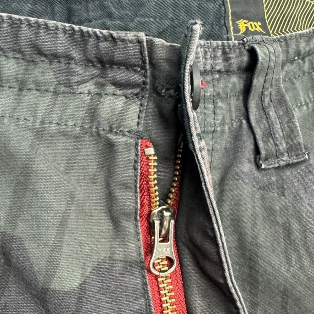 Fox Racing Y2K Fox Racing Embroidered Bark Camo Cargo Shorts Size US 38 / EU 54 - 7 Thumbnail