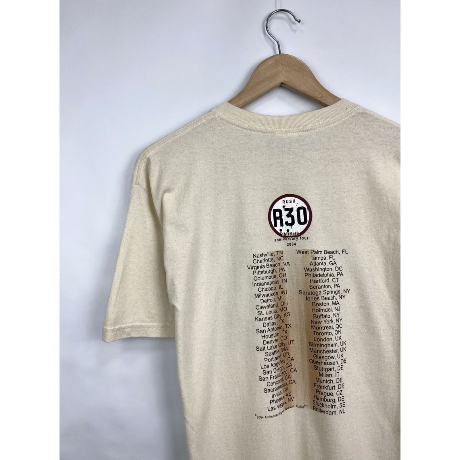 Gildan VINTAGE R30 Thirtieth anniversary tour t-shirt M beige RUSH Gildan Men T-Shirt Size US M / EU 48-50 / 2 - 7 Thumbnail