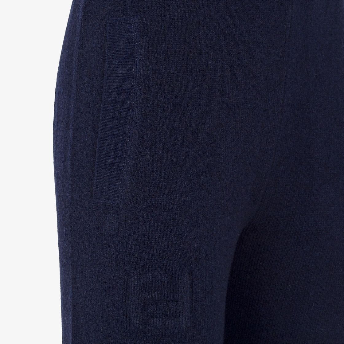 Fendi o1w1db10325 FZR763 Trouser in Navy Blue Size 27" / US 4 / IT 40 - 3 Thumbnail