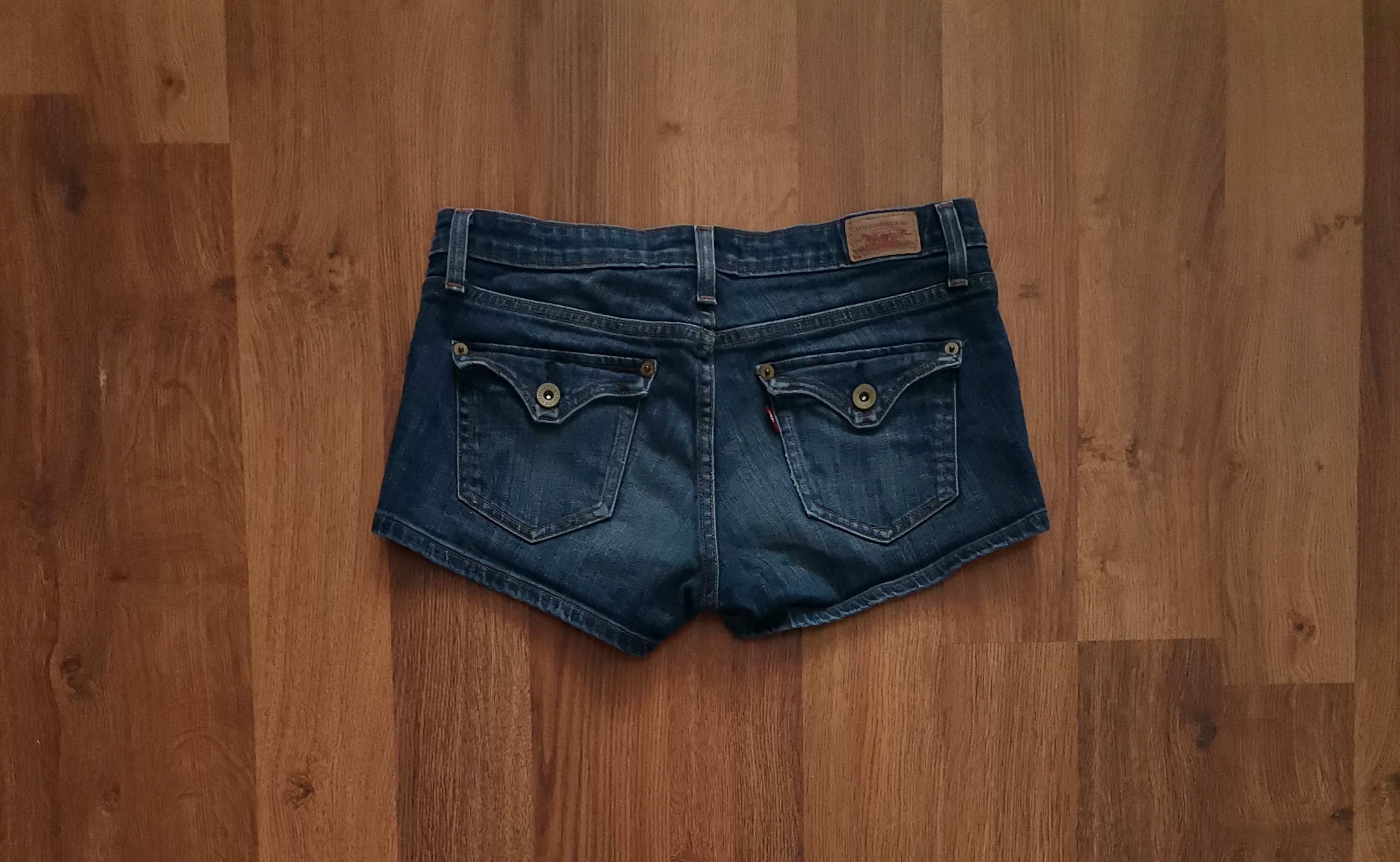 Levi's Levi's Women's Shorts Size 28" / US 6 / IT 42 - 1 Thumbnail