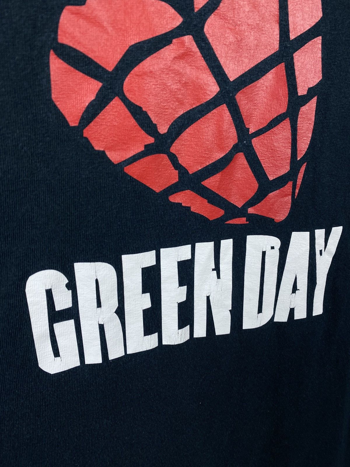 Band Tees 🎸Vintage 00s T-Shirt Green Day American Idiot Rock Band Tee🎸 Size US M / EU 48-50 / 2 - 6 Thumbnail