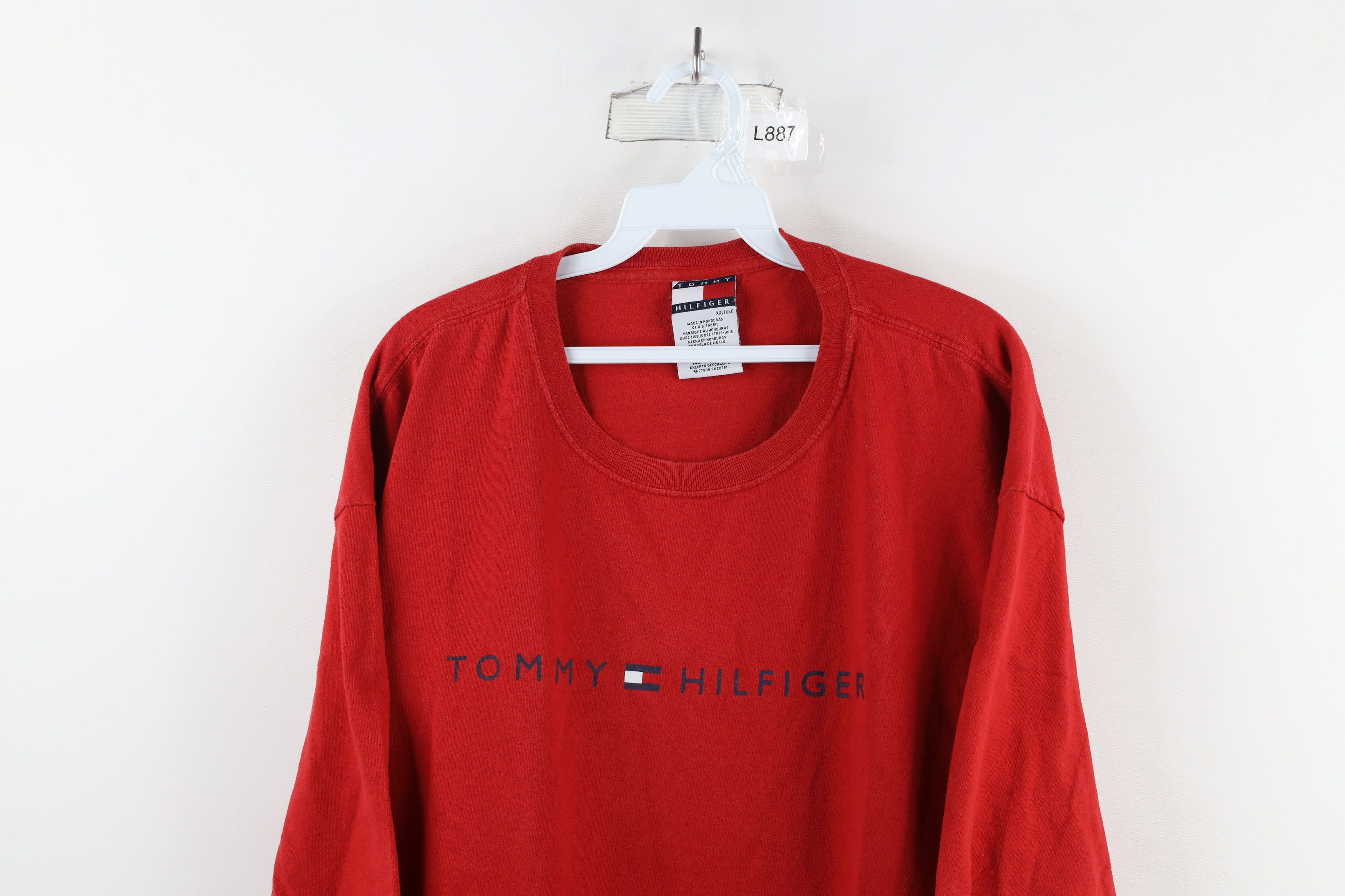 Tommy Hilfiger × Vintage Vintage 90s Tommy Hilfiger Center Logo T-Shirt Red Cotton Size US XXL / EU 58 / 5 - 2 Thumbnail