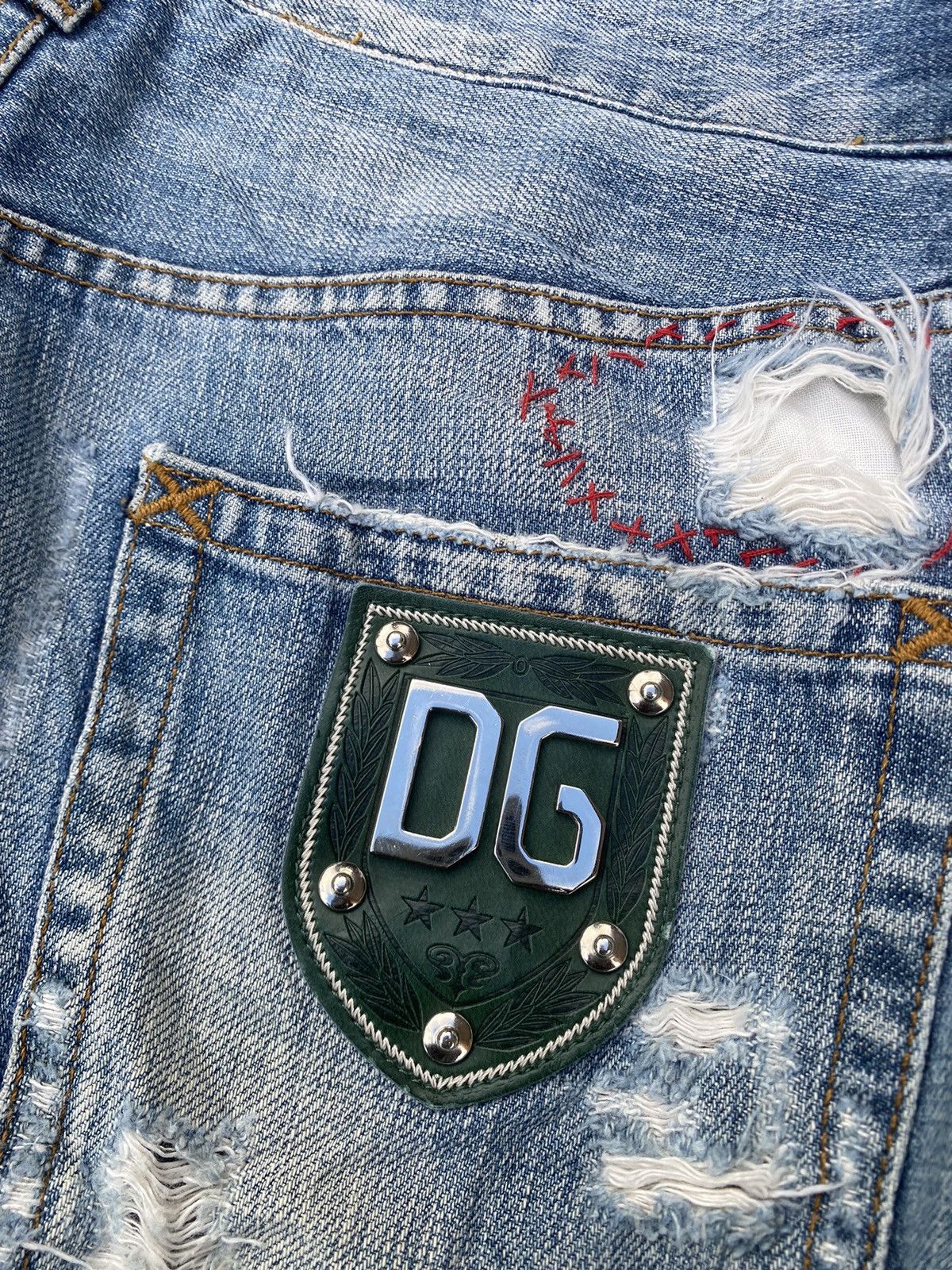 Dolce & Gabbana Dolce & Gabbana distressed light wash denim jeans Size US 32 / EU 48 - 20 Thumbnail