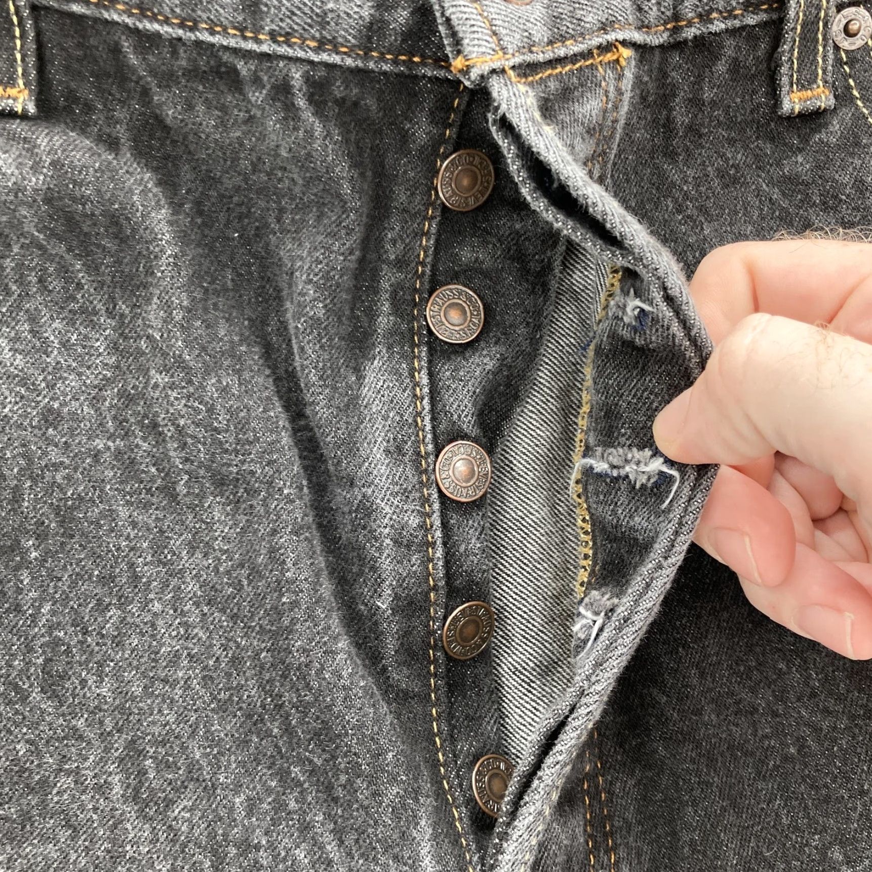 Levi's VINTAGE Levi's 501 Jeans Mens 38x30 Original Button Fly Straight Black Denim Y2K Mens Reg 38 Inseam 30 Size US 38 / EU 54 - 4 Thumbnail