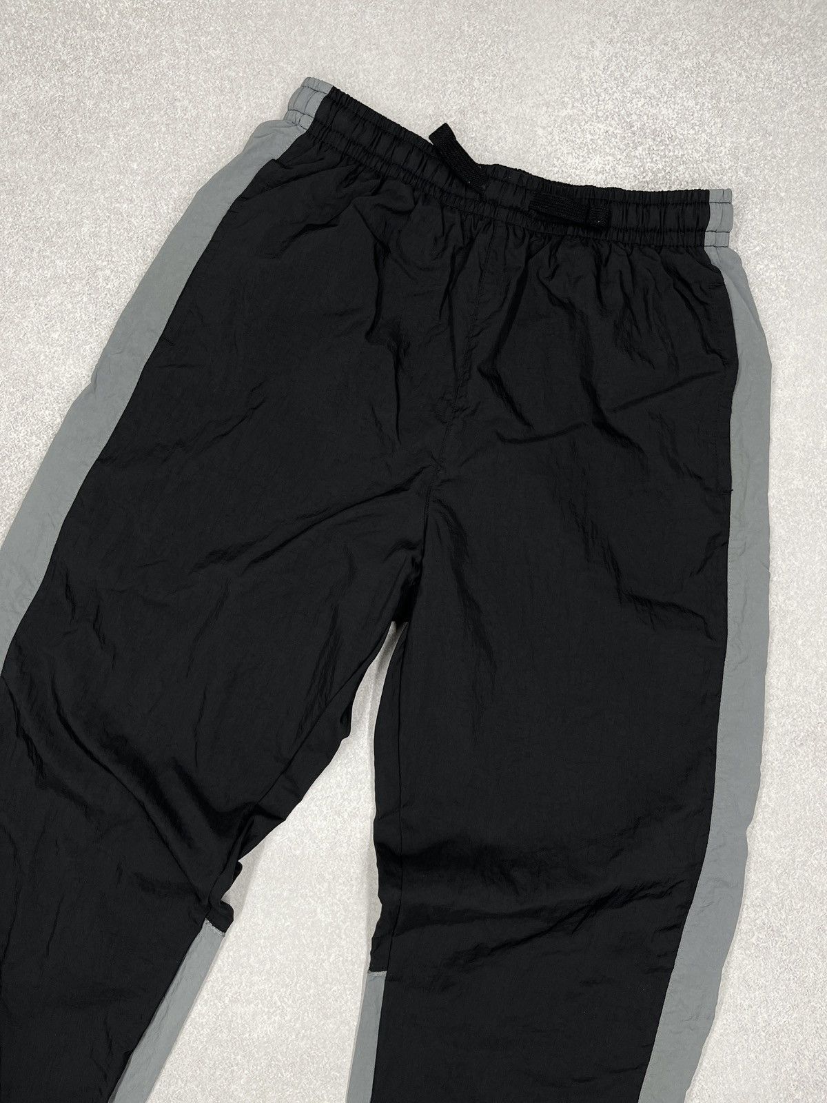 Nike Mens Nike Nylon Sweatpants Black Drill Y2K ACG TN Size S Size US 30 / EU 46 - 6 Thumbnail
