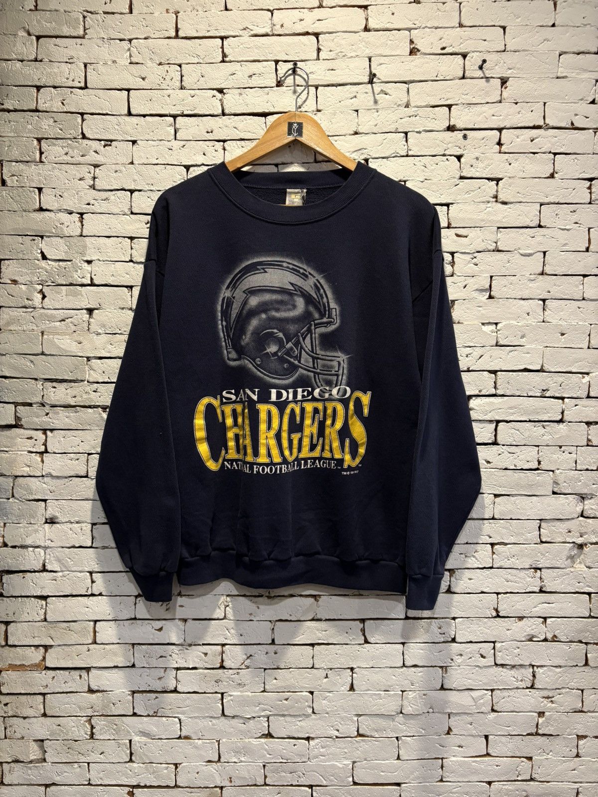 NFL Vintage 90s San Diego Chargers NFL Crewneck Sweatshirt Size US XL / EU 56 / 4 - 1 Thumbnail