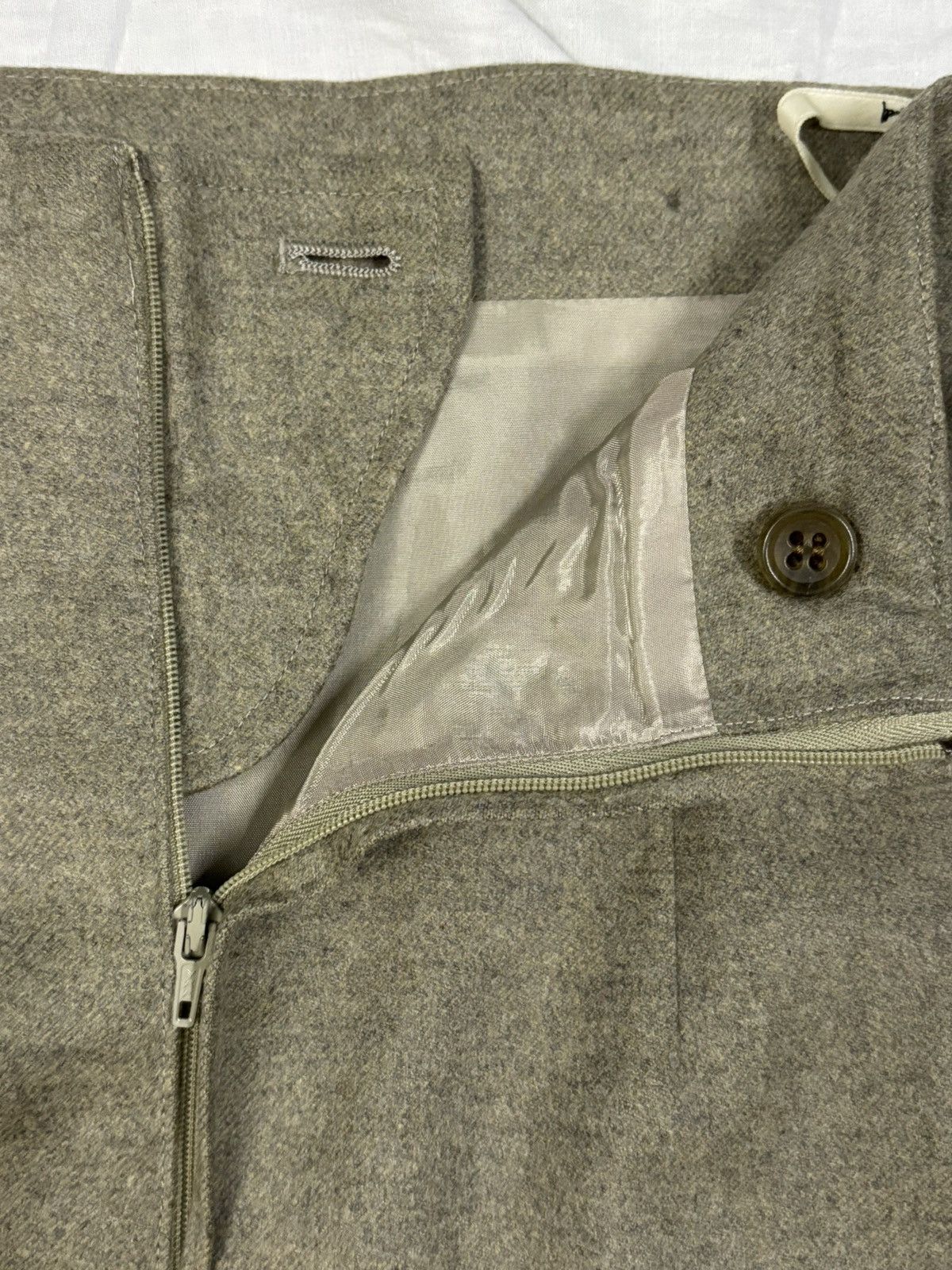 Margaret Howell Margaret Howell Wool Pleated Pencil Skirt in Khaki Green Size 24" / US 00 / IT 34 - 10 Thumbnail