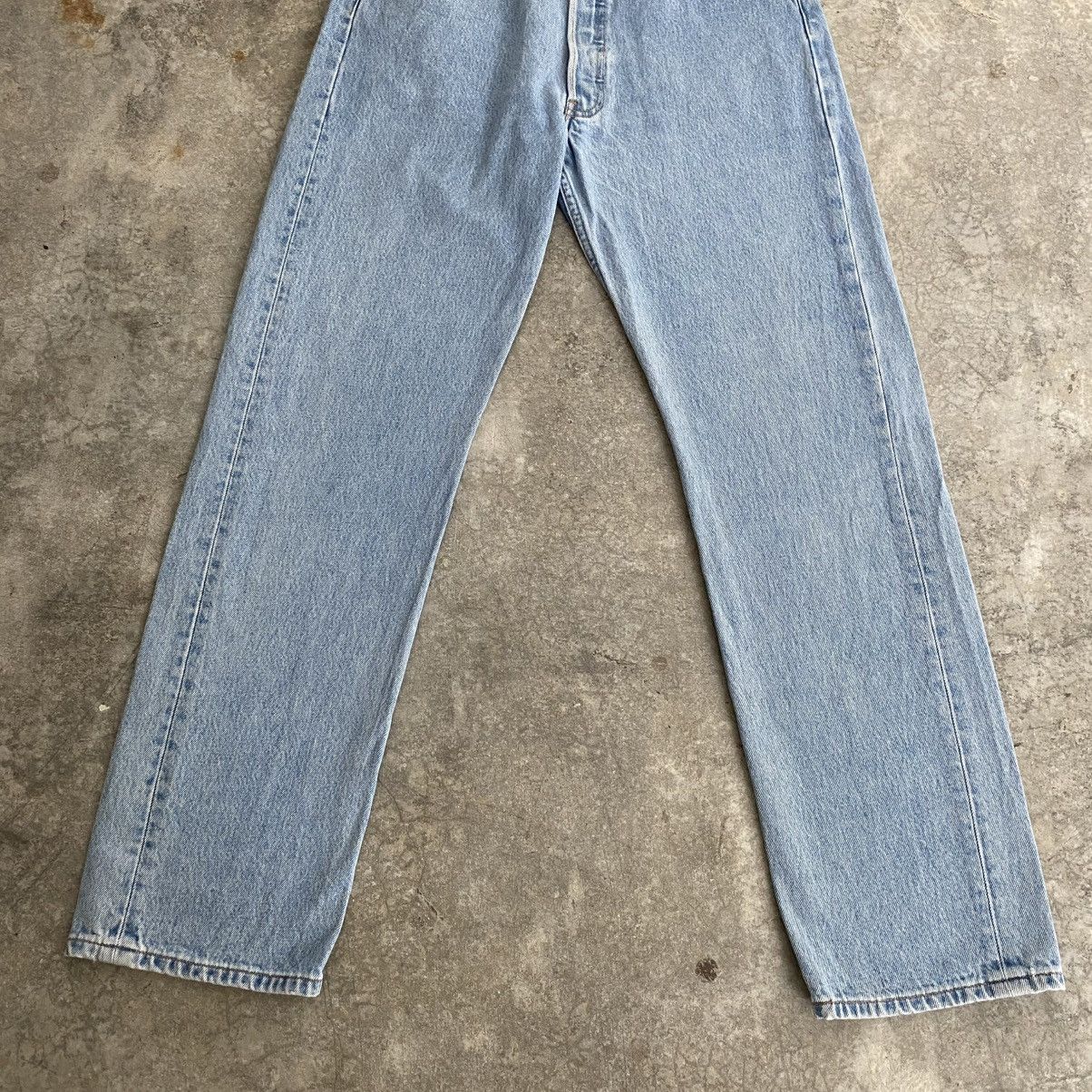 Levi's Size 32x31.5 Vintage Late 90’s Levis 501 Light Blue Jeans Size US 32 / EU 48 - 4 Thumbnail