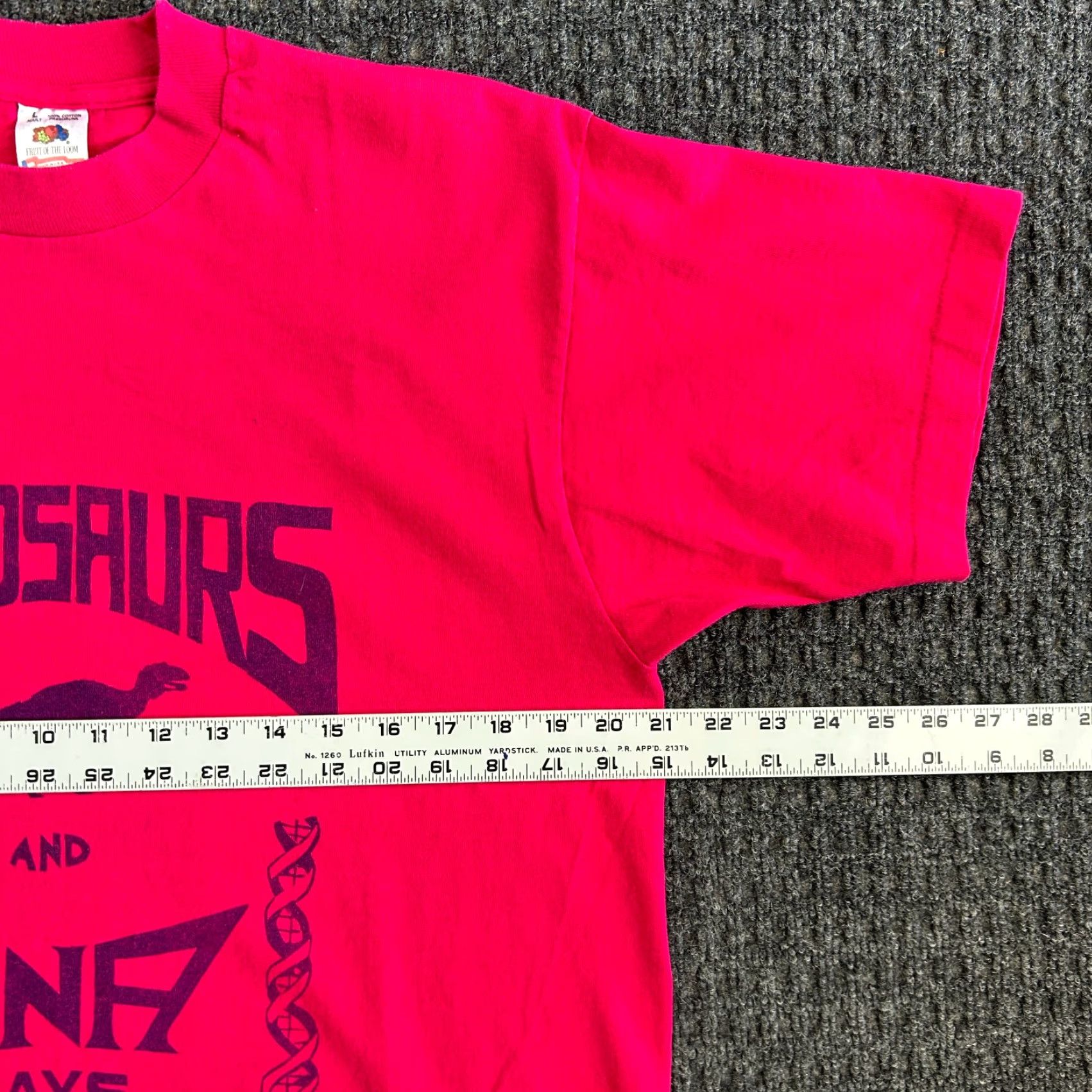 Fruit Of The Loom VINTAGE Fruit of the Loom T-Shirt Dinosaurs 80s 90s Pink Stitch Short Sleeve Crew Neck L Adults Unisex 50/50 Cotton/Poly Made USA Regular Size US L / EU 52-54 / 3 - 6 Thumbnail
