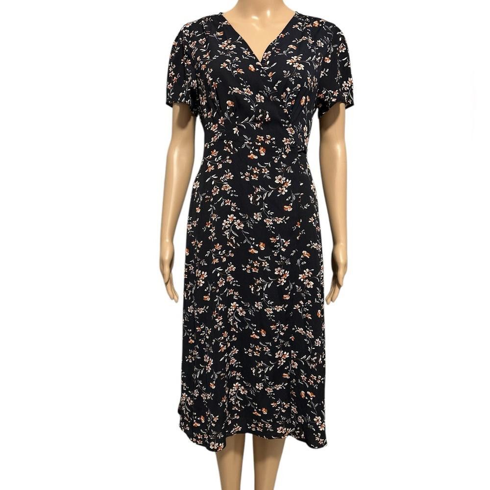 Shein Shein Floral wrap around midi dress Size M / US 6-8 / IT 42-44 - 1 Thumbnail