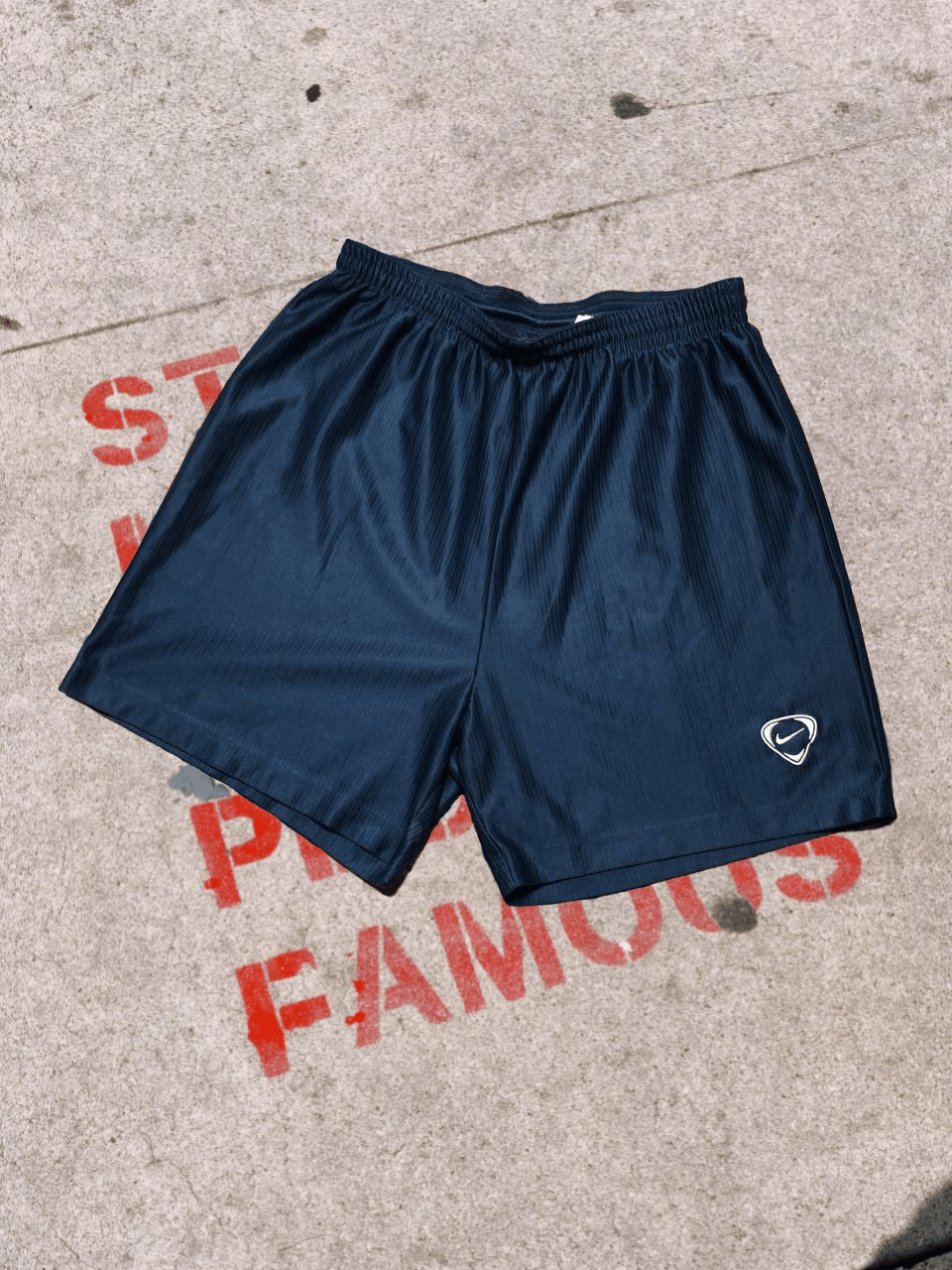 Nike 90s Vintage Nike Team Navy Stripped Shorts Size US 30 / EU 46 - 1 Thumbnail