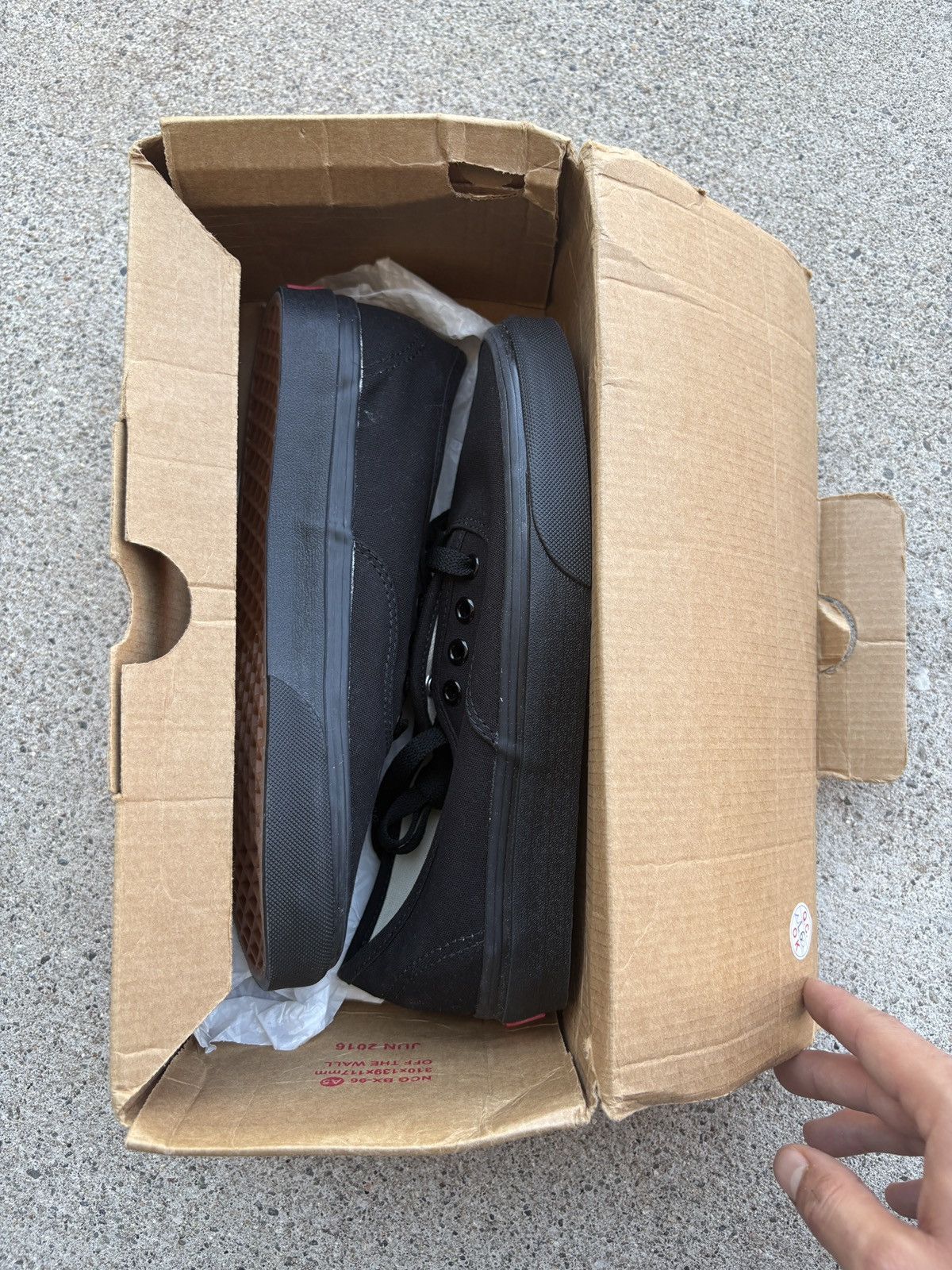 Vans DS Vans Authentic Black Shoes Size 6M, 7.5W Size US 6 / EU 39 - 4 Thumbnail