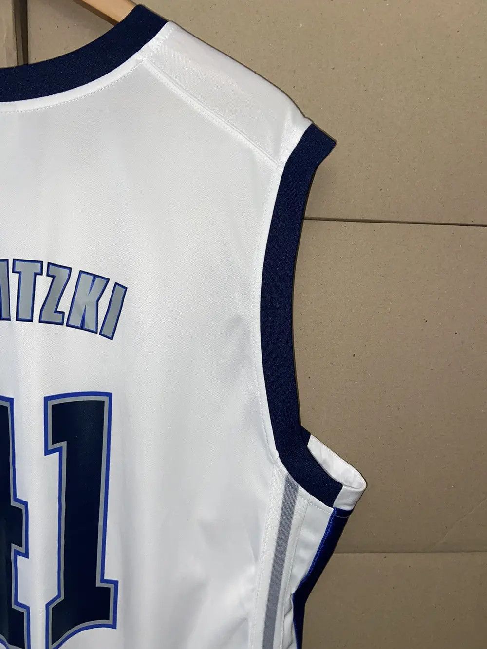 NBA VINTAGE NIKE NOWITZKY 41 BASKETBALL NBA JERSEY SHIRT USA Y2K Size US L / EU 52-54 / 3 - 8 Thumbnail