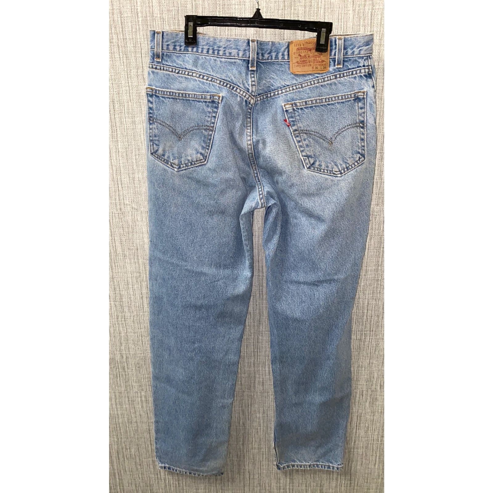 Levi's VINTAGE Levi’s Jeans Men 36 x 34 Blue Denim Relaxed Straight Leg Cotton Button Closure Straight Leg Denim Jeans Mens Regular Inseam 34 Vintage Size US 36 / EU 52 - 6 Thumbnail