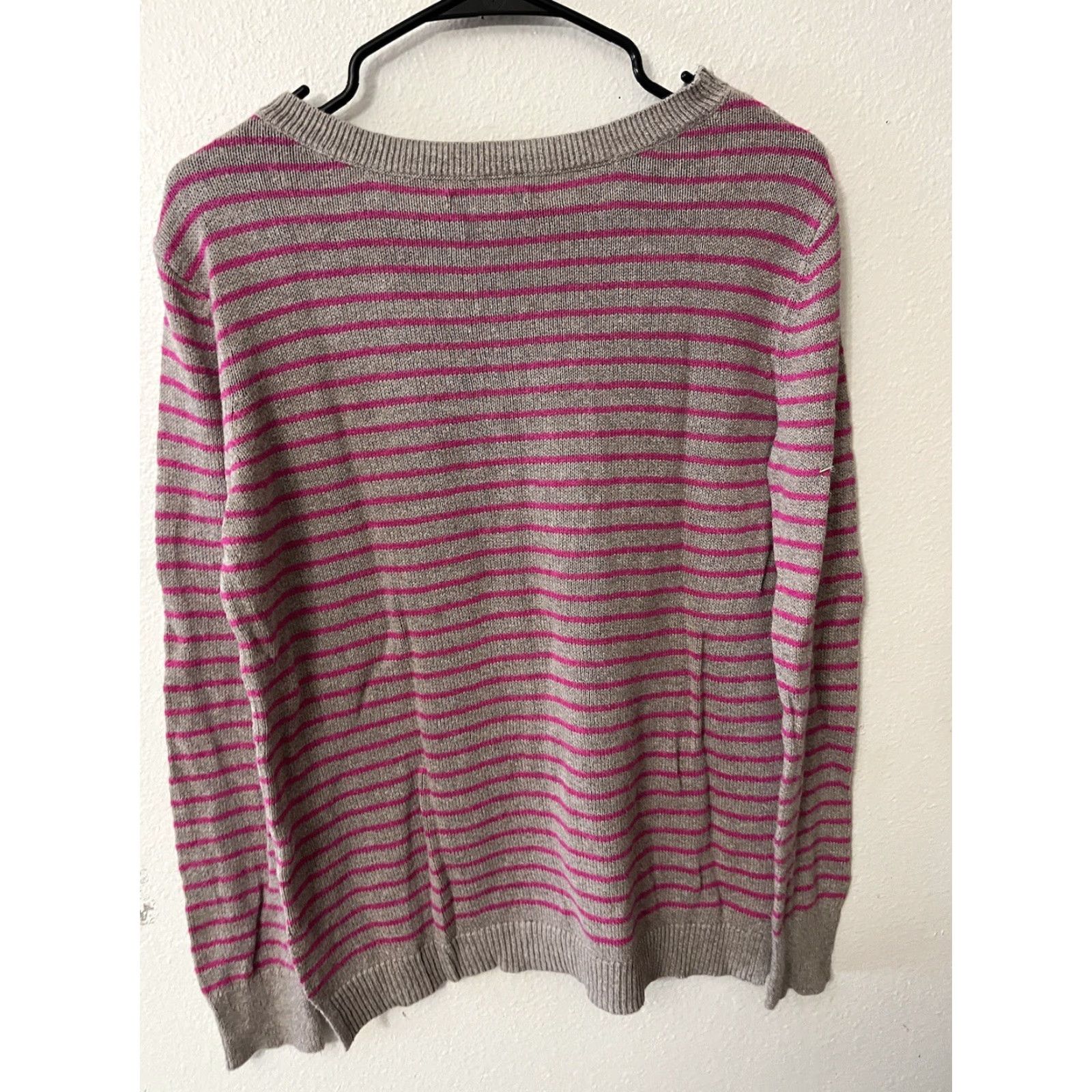 American Eagle Outfitters American Eagle Striped Sweater Medium Gray Pink Zip Shoulder Zip Size M / US 6-8 / IT 42-44 - 2 Thumbnail